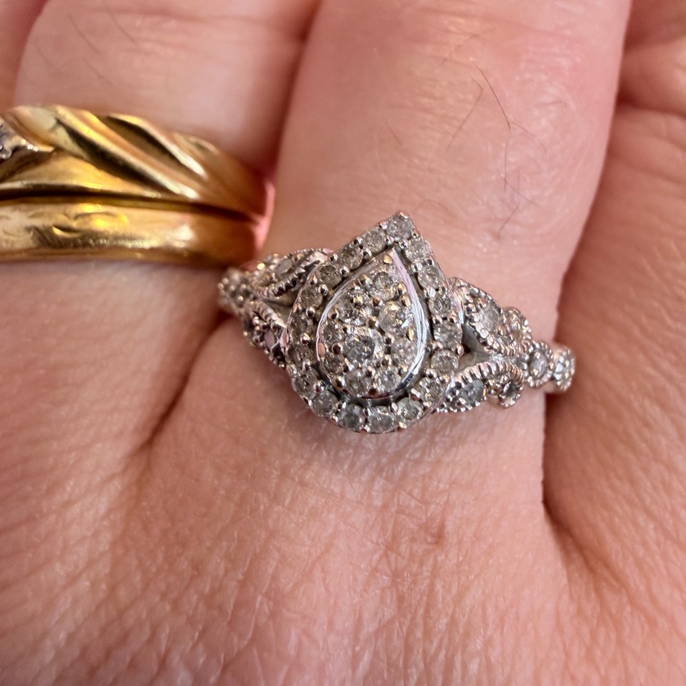 1/5 CT T.W Natural Diamond Pear Multi-Diamond Frame Butterfly Vintage-Style Ring